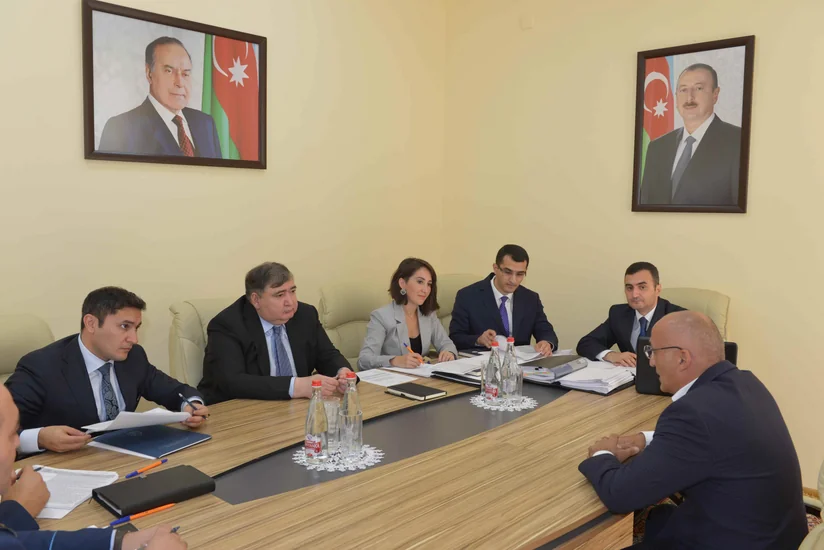 Vergilər naziri Qaxda vətəndaşları qəbul edib