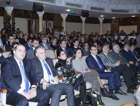 Leyla Əliyeva “And” tamaşasının premyerasında iştirak edib