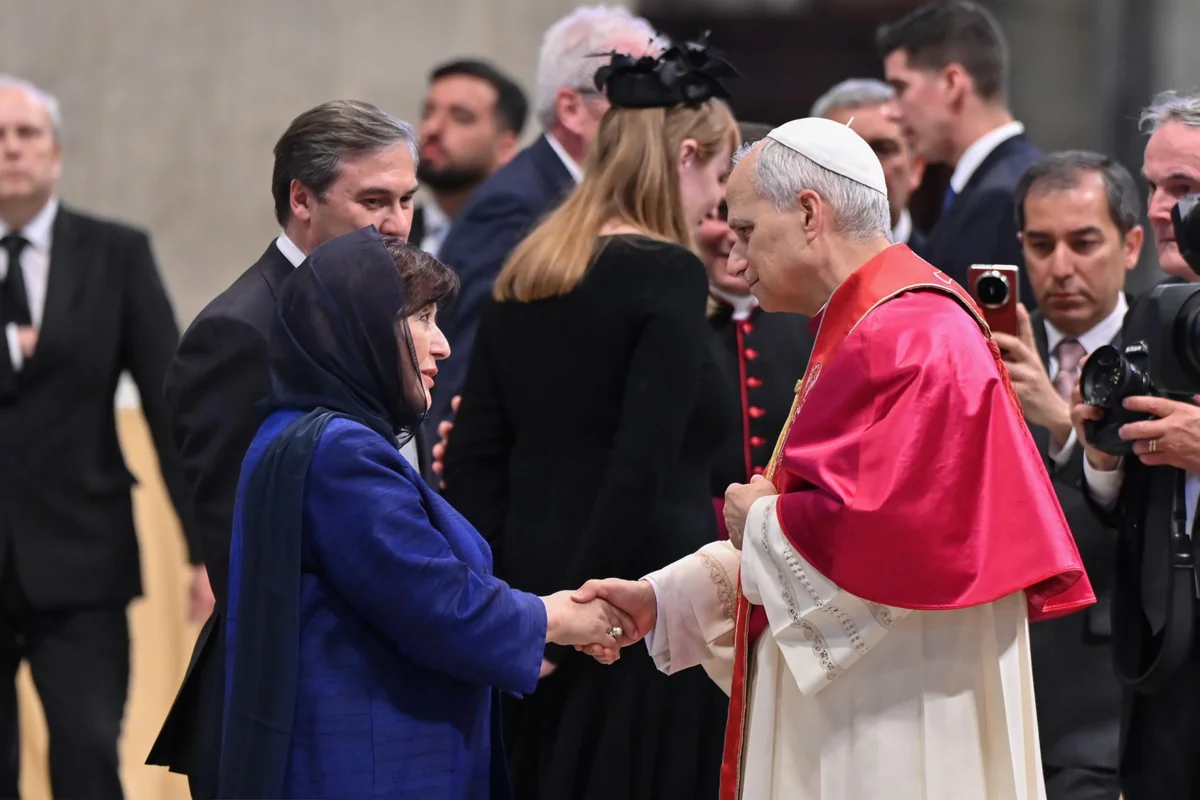 Sahibə Qafarova Papa XIV Leoya Azərbaycan Prezidentinin təbriklərini çatdırıb
