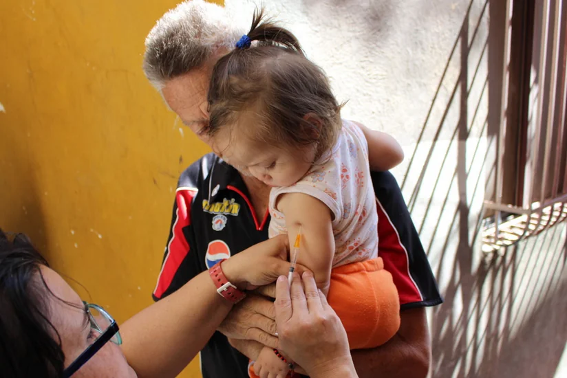 В Венесуэле начинают вакцинацию от коронавируса детей старше двух лет