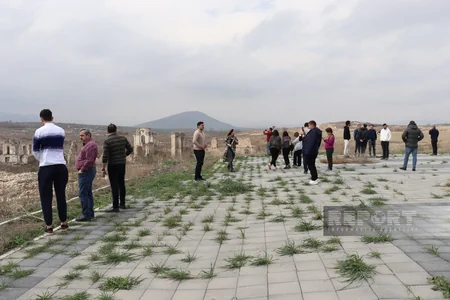 İlk 40 turist Şuşaya yola düşüb