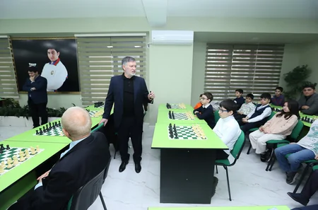 Memorial iştirakçıları Vüqar Həşimov Şahmat Akademiyasını ziyarət ediblər