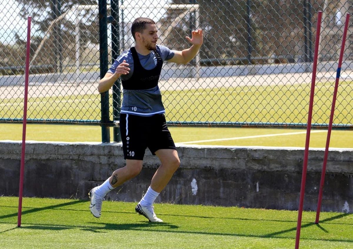 Sumqayıtdan ayrılan futbolçu Yunanıstan klubuna keçdi