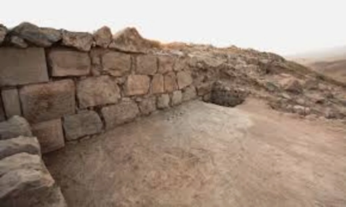 ​Şərurda qədim qala divarlarının qalıqları tapılıb