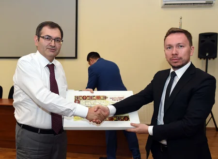 İntiqam Babayev rusiyalı gənclərlə görüşüb