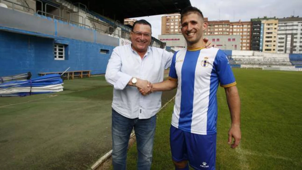İspaniya klubu həbsdə olan sabiq futbolçusu ilə müqavilə imzalayıb