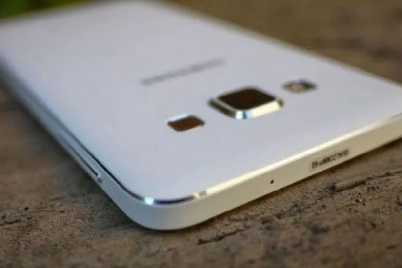 ​Samsung Galaxy A8in ilk görüntüləri yayılıb