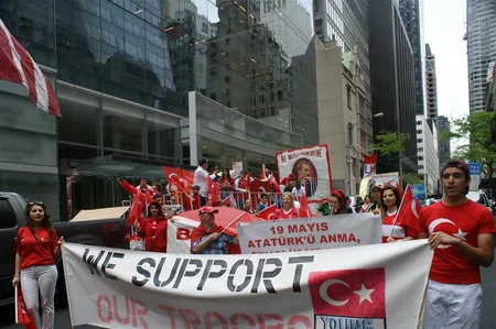 Azerbaijani diaspora participates in Turkish Day Parade in New York