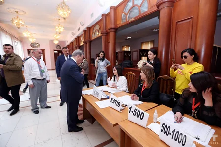 Akademik Ramiz Mehdiyev səs verib