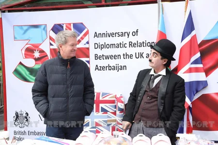 Britaniya səfirliyi Bakıda xeyriyyə yarmarkası təşkil edib
