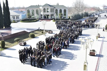 “Qaçqınkom” fləşmob keçirib