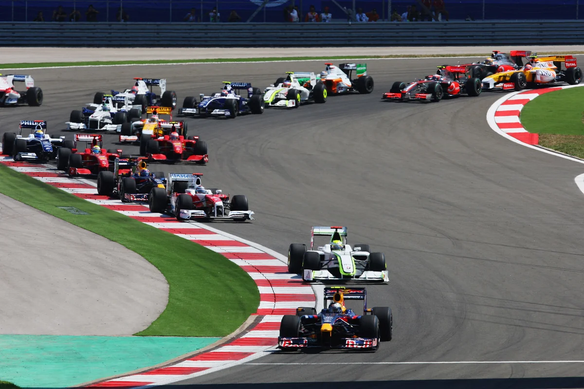 2016 Formula 1 Championship starts 2 weeks earlier