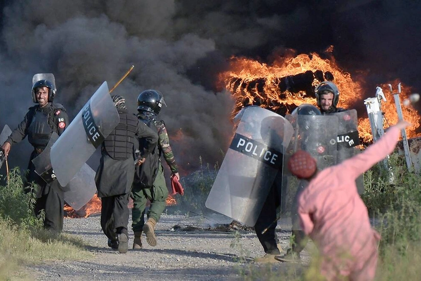 Pakistanda etiraz aksiyalarında 8 nəfər ölüb, 290-ı yaralanıb