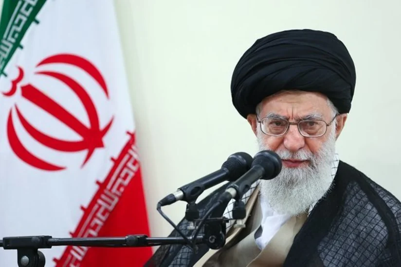 Хаменеи поручил властям Ирана решить экономические проблемы страны
