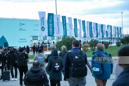 COP29-un dördüncü gününün ilk saatlarından - FOTOREPORTAJ