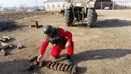 Yevlaxda 65 ədəd partlamamış hərbi sursat aşkar olunub - FOTO