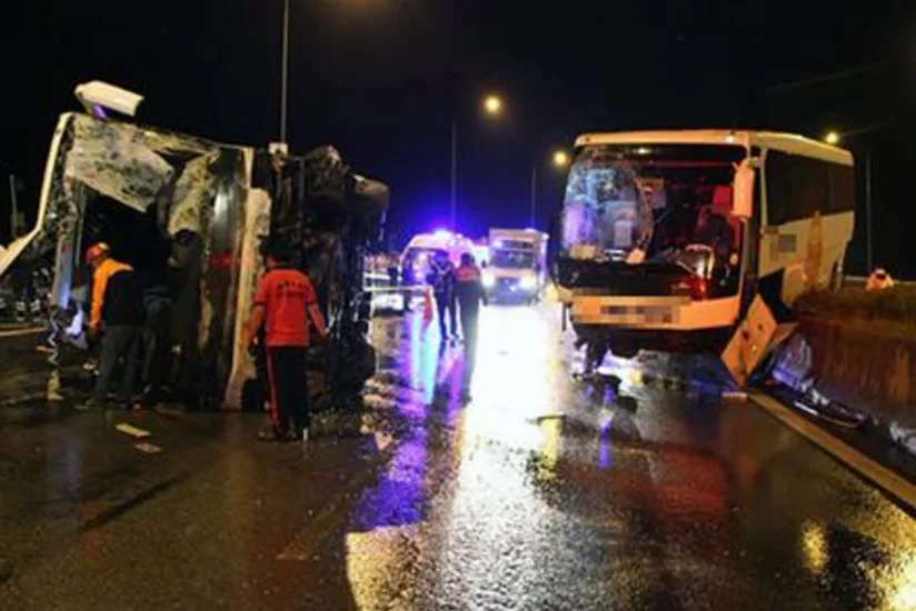 Türkiyənin Bolu şəhərində iki avtobusun toqquşması nəticəsində 6 nəfər ölüb, 37 sərnişin yaralanıb