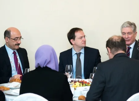 Əbülfəs Qarayev bir sıra ölkələrin mədəniyyət nazirləri ilə görüşüb