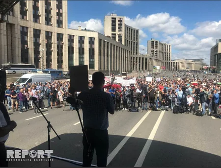 Azerbaijanis hold action in support of Fuad Abbasov in Moscow - PHOTO