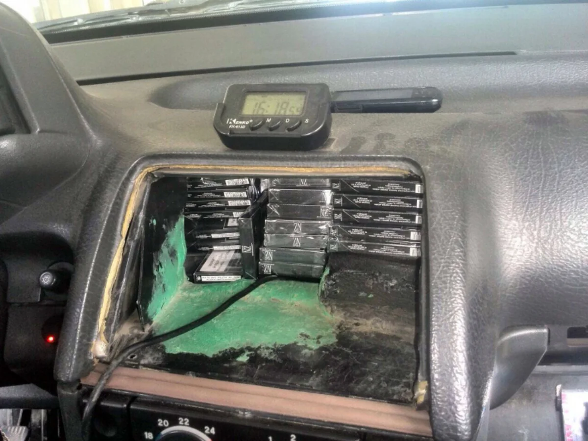 Azərbaycan gömrükçüləri 13 min ədəd siqaret aşkar edib