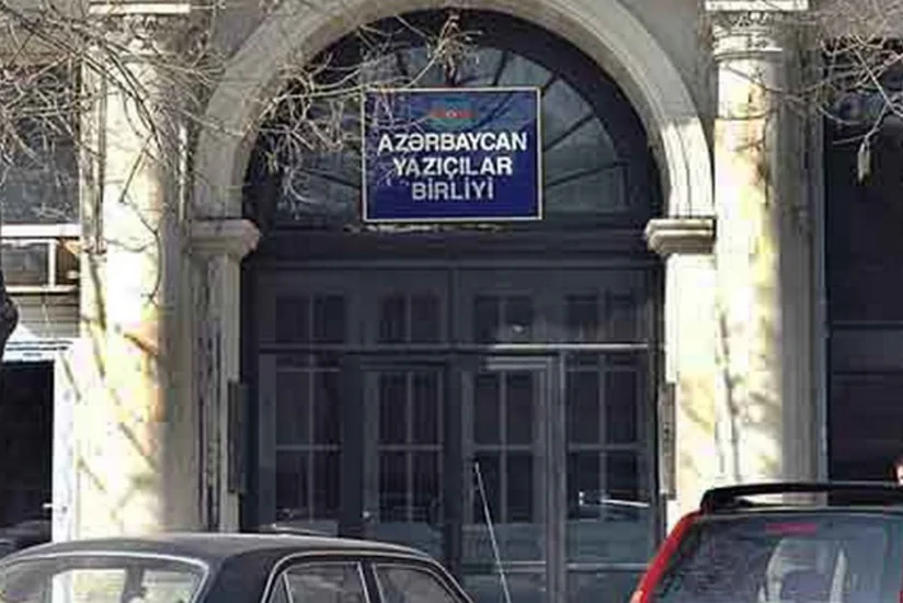 Yazıçı Anarın müşavirinə qarşı 30 min manat və 20 min dollarlıq dələduzluq edilib - EKSKLÜZİV