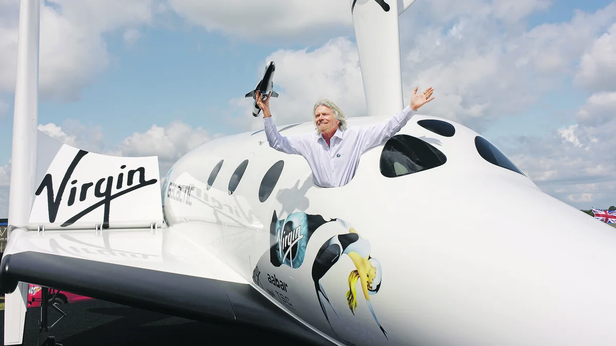 Космолет Virgin Galactic с миллиардером Брэнсоном поднялся в небо