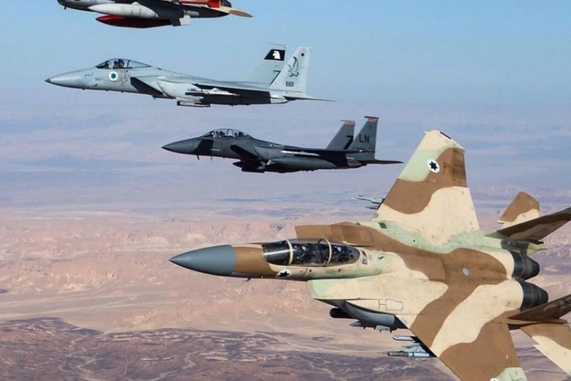 Israel strikes homes of Hamas commanders