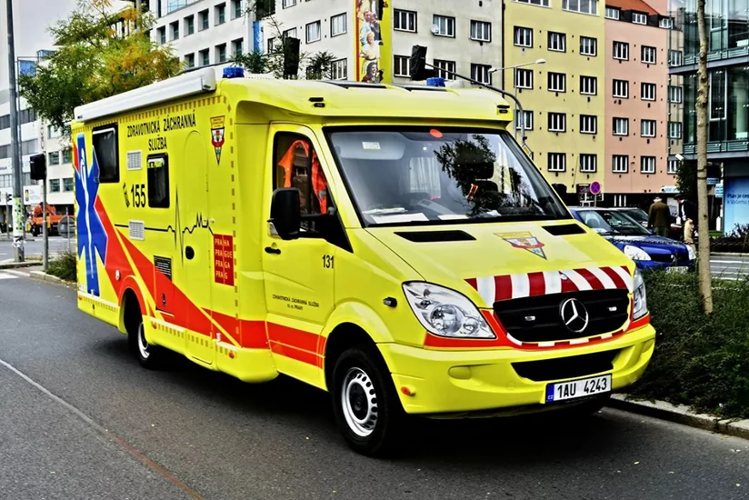 Çexiyada sərnişin və yük qatarları toqquşub, onlarla xəsarət alan var