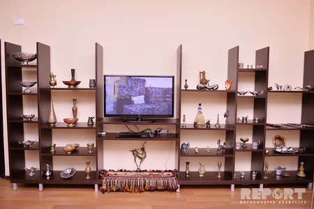 Bakıda 5-10 min manatlıq brend məhsullar niyə yandırılır? - REPORTAJ