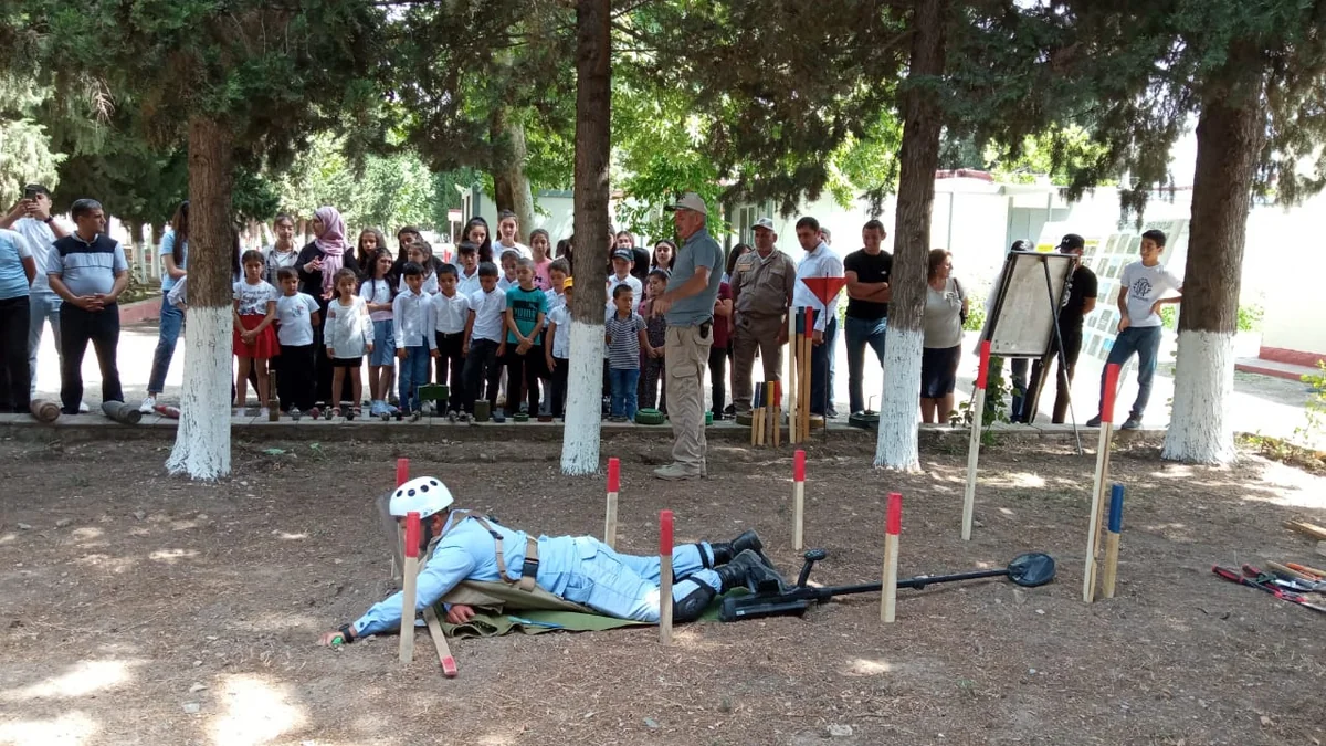 Minatəmizləmə fəaliyyəti ilə bağlı uşaqlar üçün maarifləndirici ekskursiya təşkil edilib