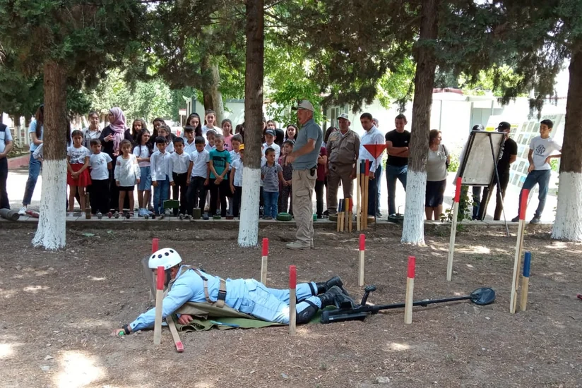 Minatəmizləmə fəaliyyəti ilə bağlı uşaqlar üçün maarifləndirici ekskursiya təşkil edilib