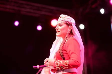 Heydər Əliyev Mərkəzinin parkında muğam-caz konserti olub