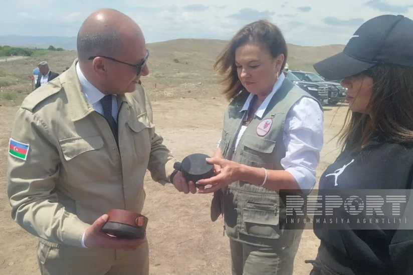 Roots of Peace president informed about mine threat in Fuzuli