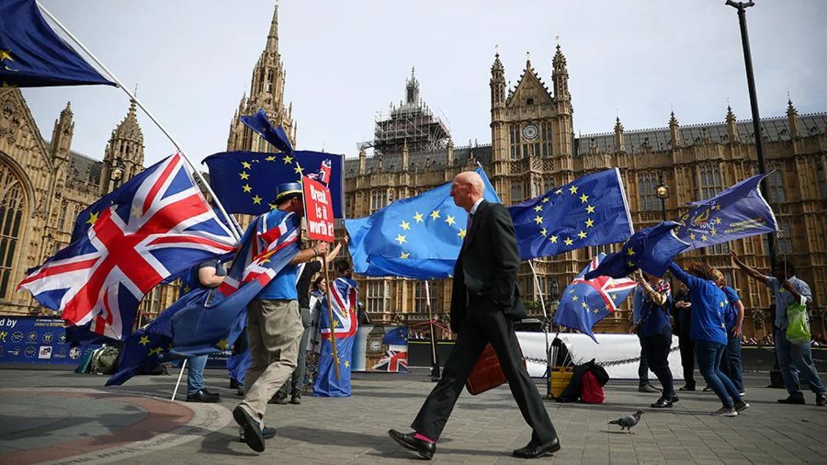 Britaniya Meyin Brexit planından 21 mlrd. dollar mənfəət əldə edəcək