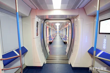 Bakıya yeni gətirilmiş metro qatarının təqdimatı keçirilib - FOTOREPORTAJ