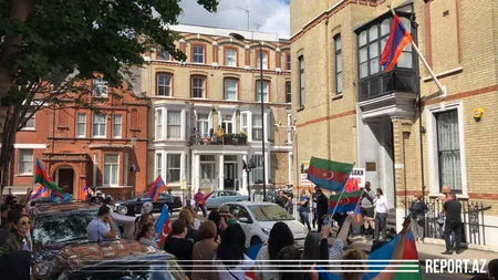 Londonda soydaşlarımız aksiya zamanı erməni təxribatı ilə üzləşib