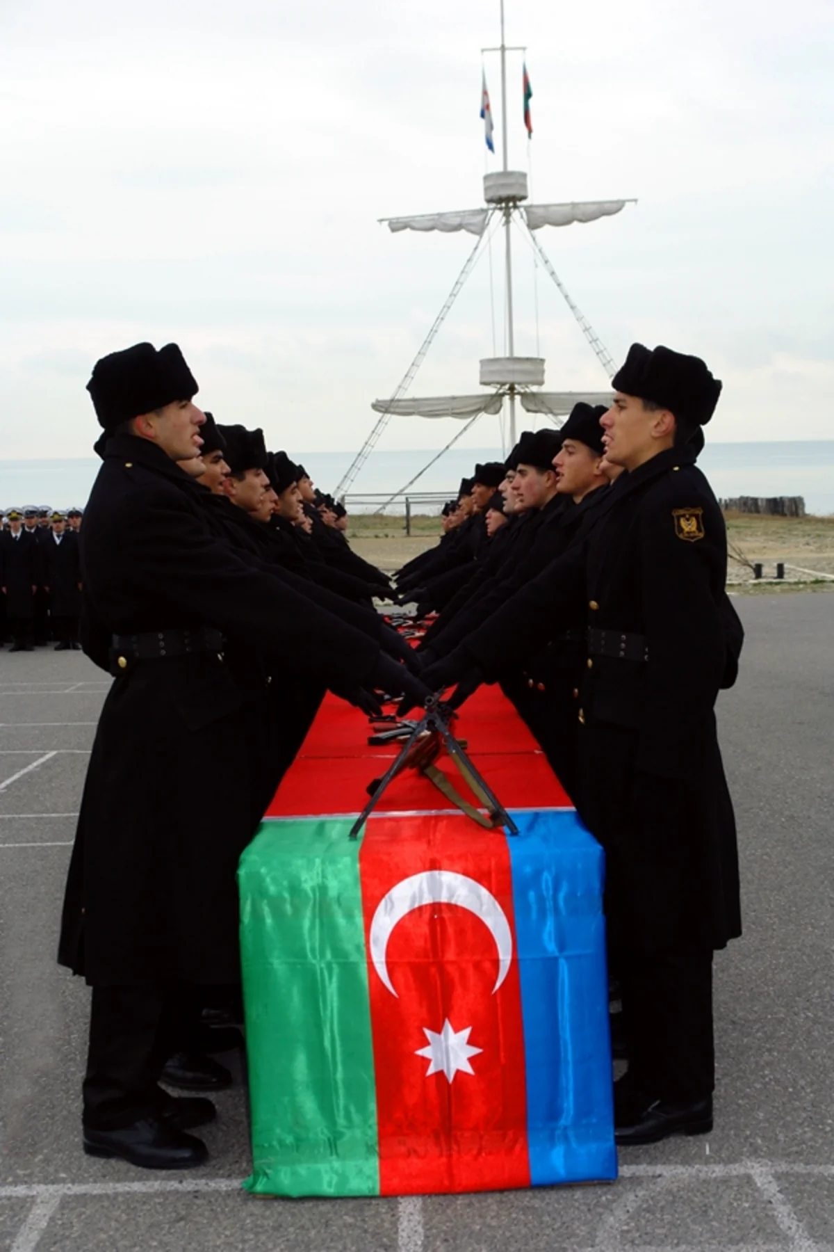 Azərbaycan əsgərləri təntənəli surətdə hərbi and içiblər