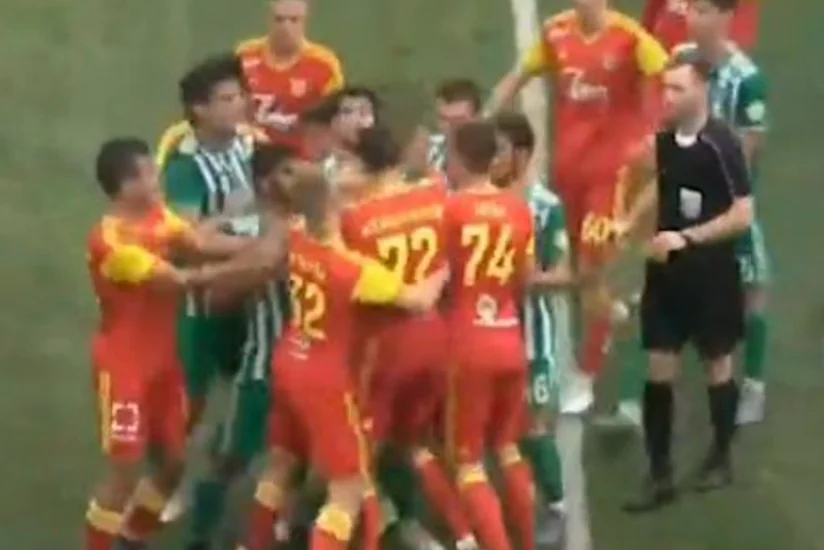 Çeçenistanda Rusiya çempionatının oyunu zamanı kütləvi dava düşüb - VİDEO
