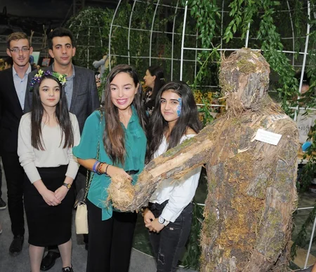 Leyla Aliyeva attends youth exhibition 'Through the eyes of students: Environmental problems of ways of addressing them' - PHOTO