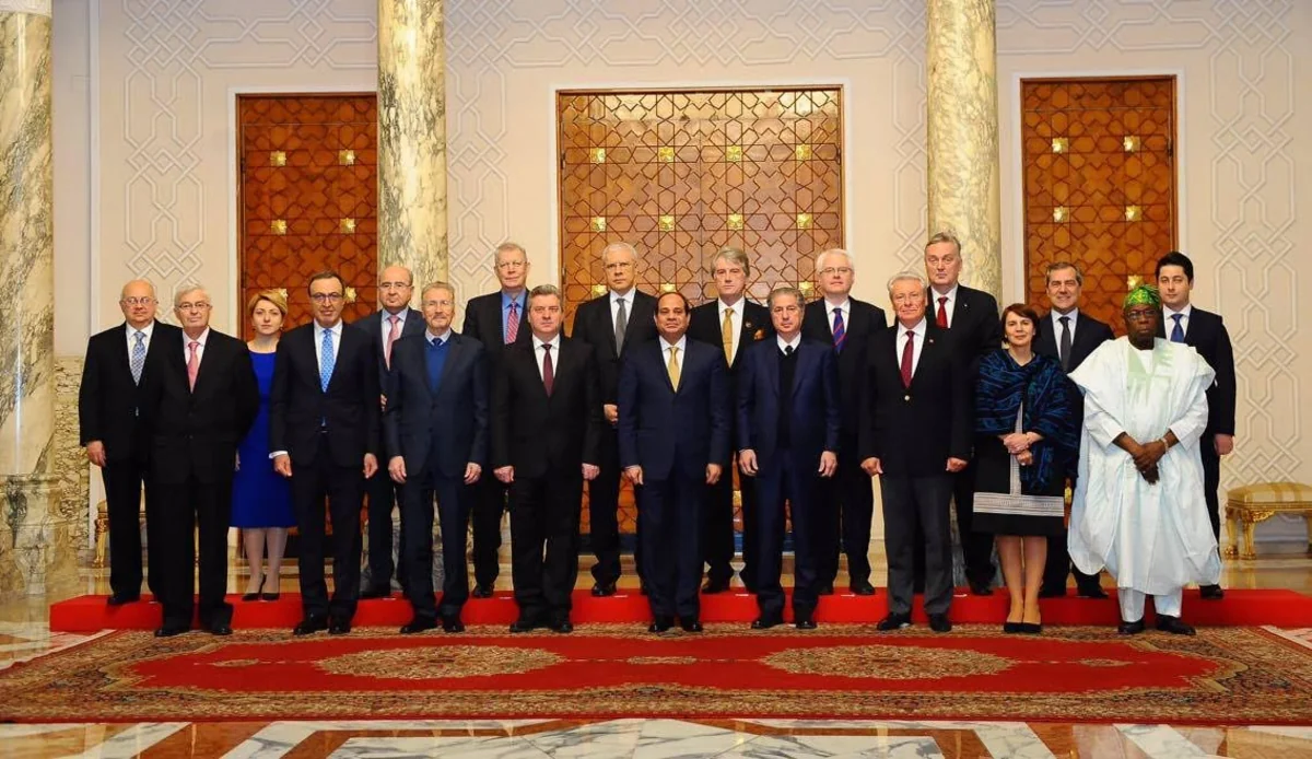 Misir prezidentinə Nizami Gəncəvi Beynəlxalq Mərkəzinin mükafatı təqdim edilib