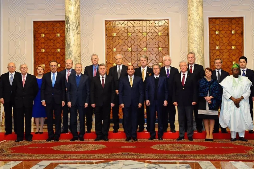 Misir prezidentinə Nizami Gəncəvi Beynəlxalq Mərkəzinin mükafatı təqdim edilib