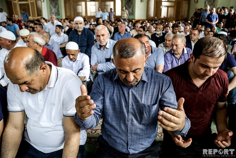QMİ: Bayram namazlarının ailə daxilində qılınması məqbuldur