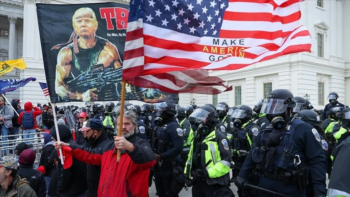 ABŞ-da Kapitoliyə hücumdan sonra 70-dən çox polis əməkdaşı işdən çıxıb