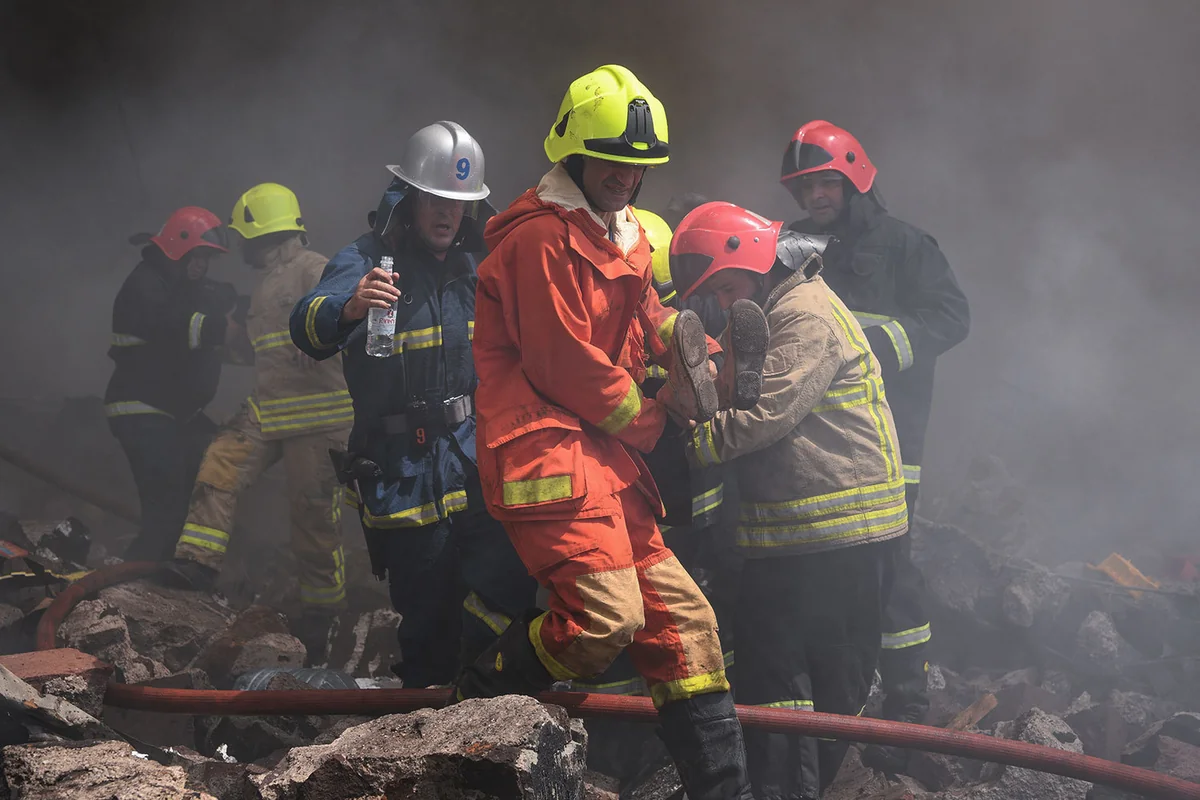 İrəvanda dağıntılar altından iki nəfərin meyiti çıxarılıb - YENİLƏNİB
