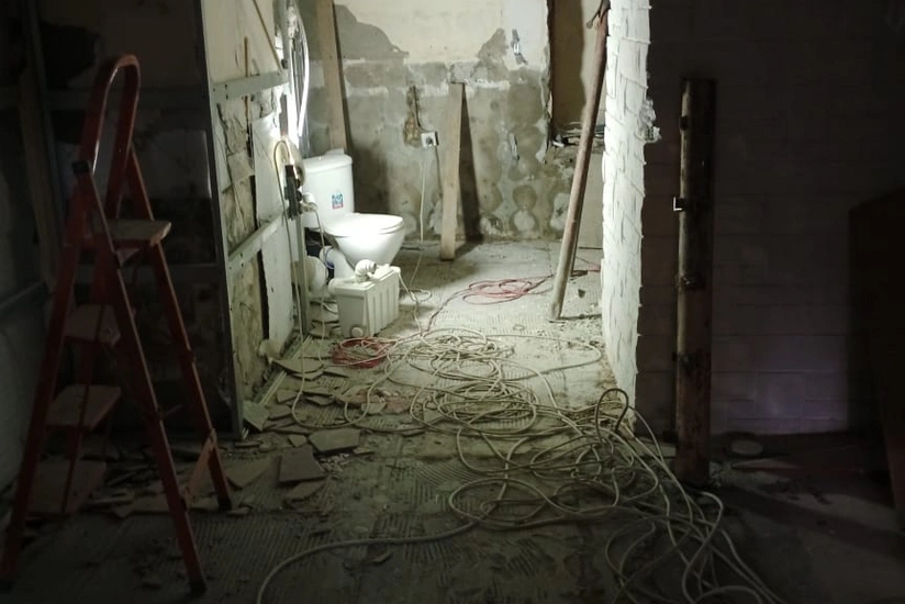 Bakıda tarixi abidələrin rənglənməsi və beton qatının kəsilməsi faktları aşkarlanıb