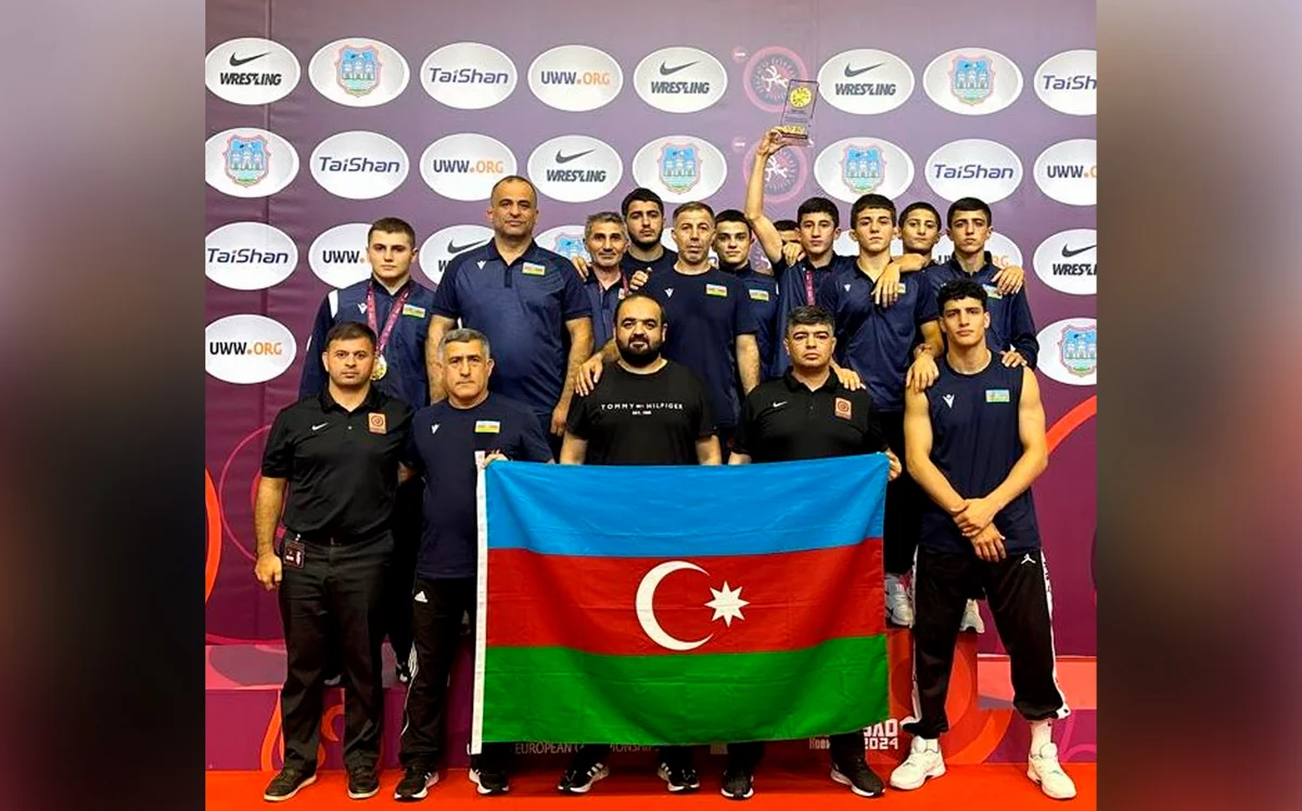 Сборная Азербайджана по борьбе стала чемпионом Европы U-17