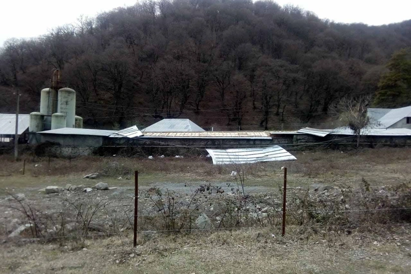 Сильный ветер обесточил большую часть Огуза