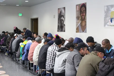 Azərbaycanın Los-Ancelesdəki Baş Konsulluğu 1000-dək kimsəsiz və evsiz sakinə yemək paylayıb
