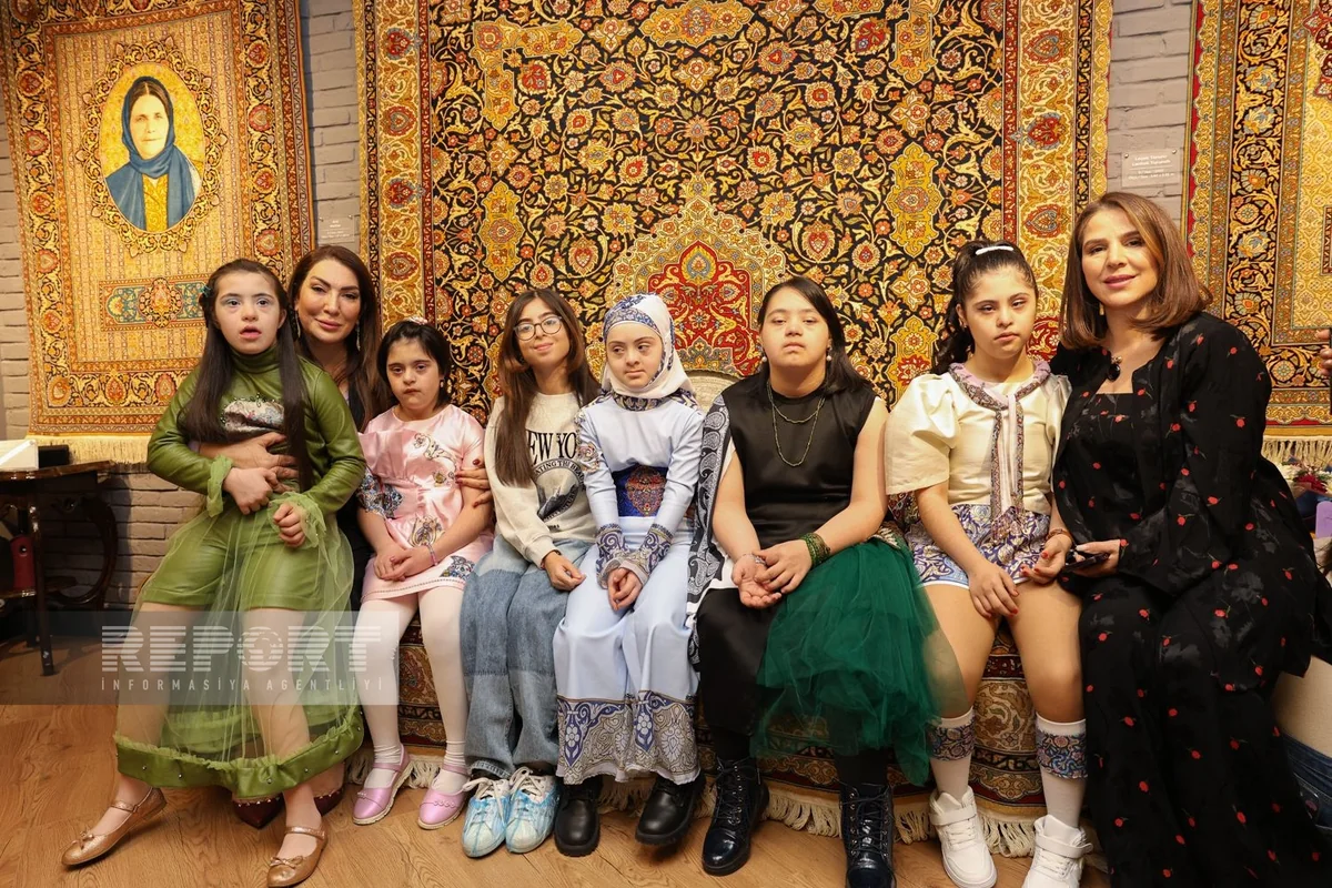 Bakıda daun sindromlu uşaqlar geyim kolleksiyası təqdim ediblər