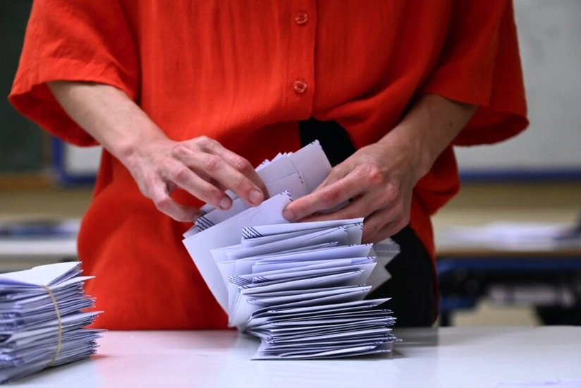“Exit-poll”: Yunanıstanda parlament seçkilərində Baş nazirin partiyası lider olub